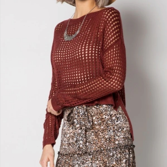 Mahogany Lattice Open Knit Hi-Lo Side Slit Sweater - Picture 4 of 6
